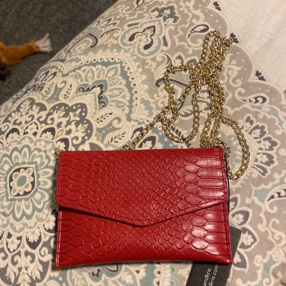Tiny dark Red Clutch - Picture 3 of 11